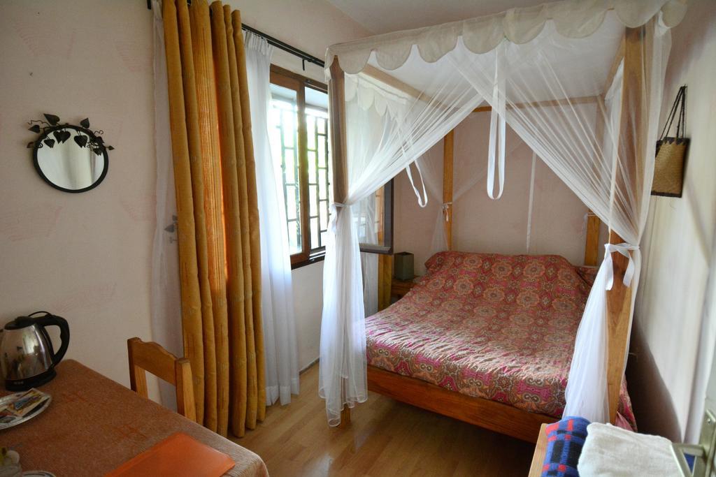 Hotel Chez Jeanne อันตานานารีโว ภายนอก รูปภาพ
