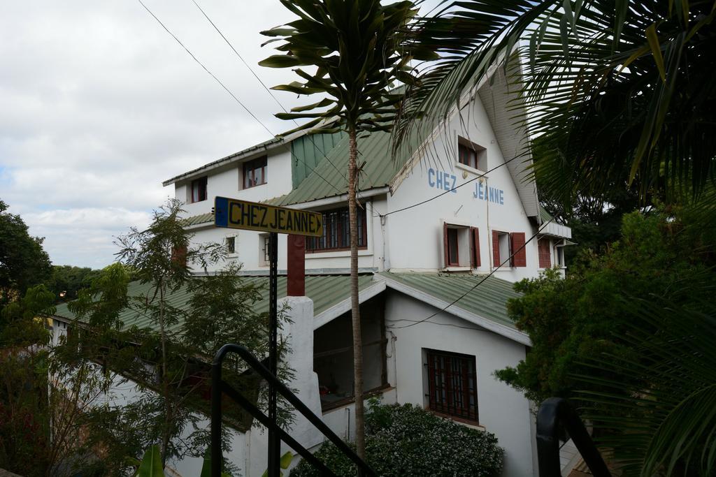 Hotel Chez Jeanne อันตานานารีโว ภายนอก รูปภาพ