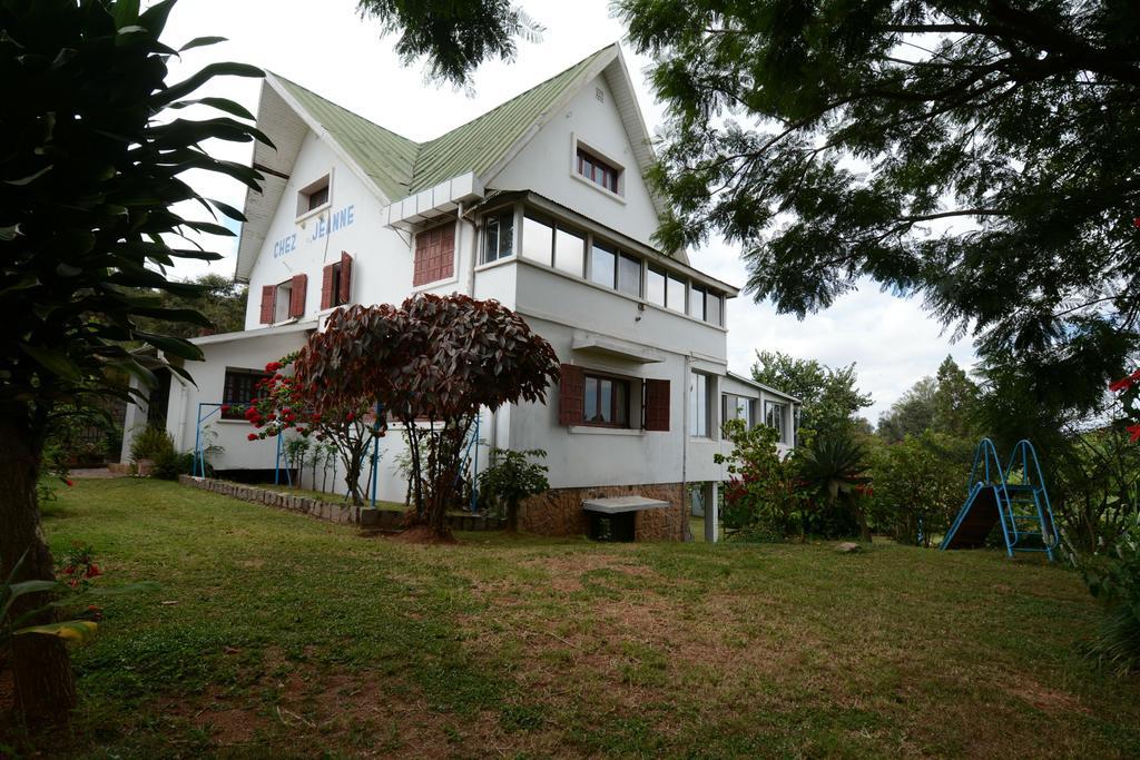 Hotel Chez Jeanne อันตานานารีโว ภายนอก รูปภาพ