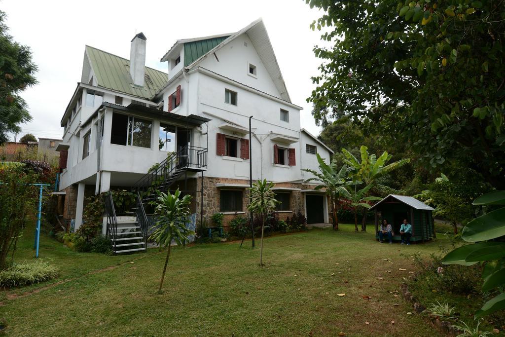 Hotel Chez Jeanne อันตานานารีโว ภายนอก รูปภาพ