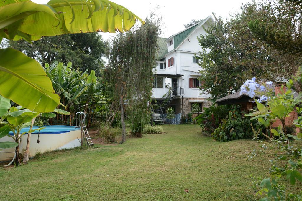 Hotel Chez Jeanne อันตานานารีโว ภายนอก รูปภาพ