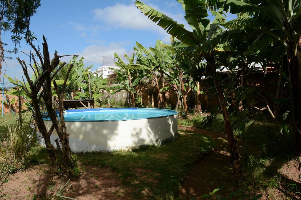 Hotel Chez Jeanne อันตานานารีโว ภายนอก รูปภาพ