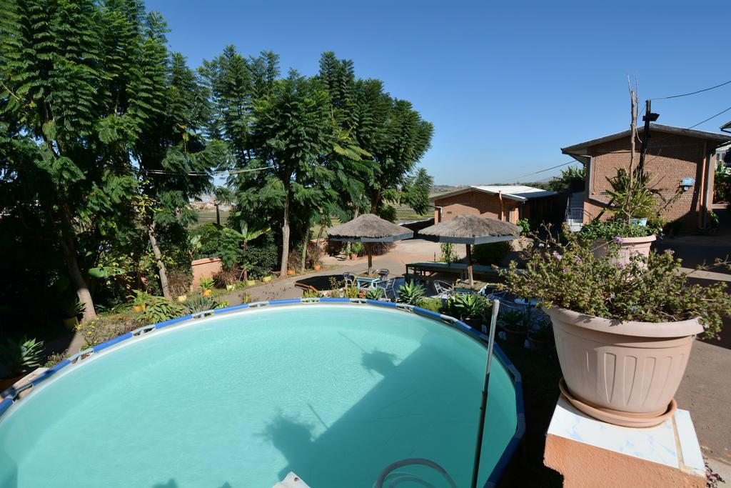 Hotel Chez Jeanne อันตานานารีโว ภายนอก รูปภาพ
